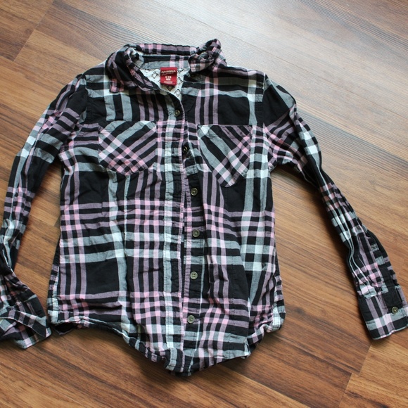 Arizona Button up - Picture 1 of 2